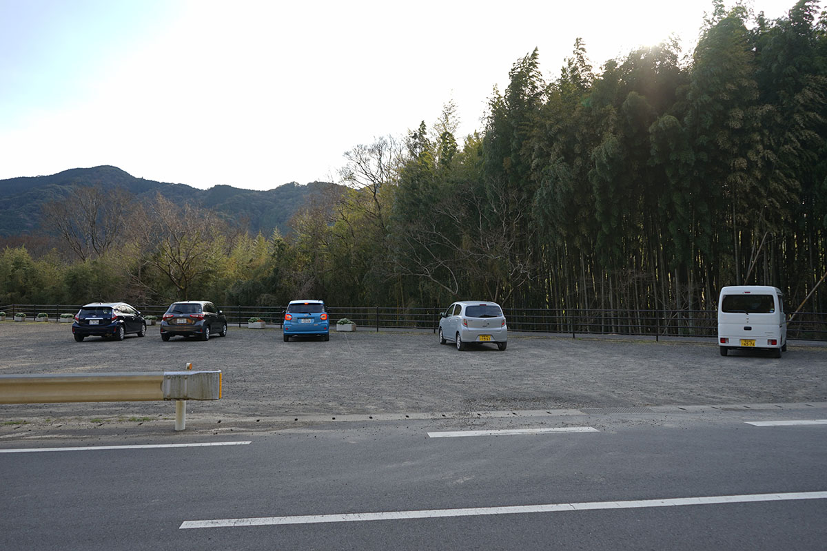 佐田沈下橋の駐車場
